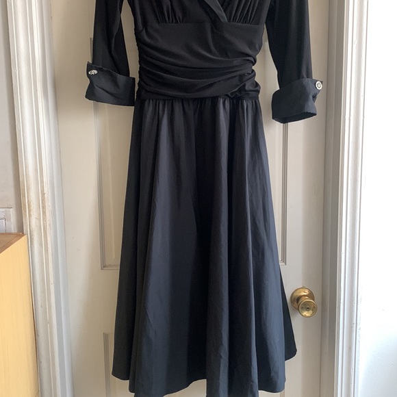 Dress - Picture 3 of 4